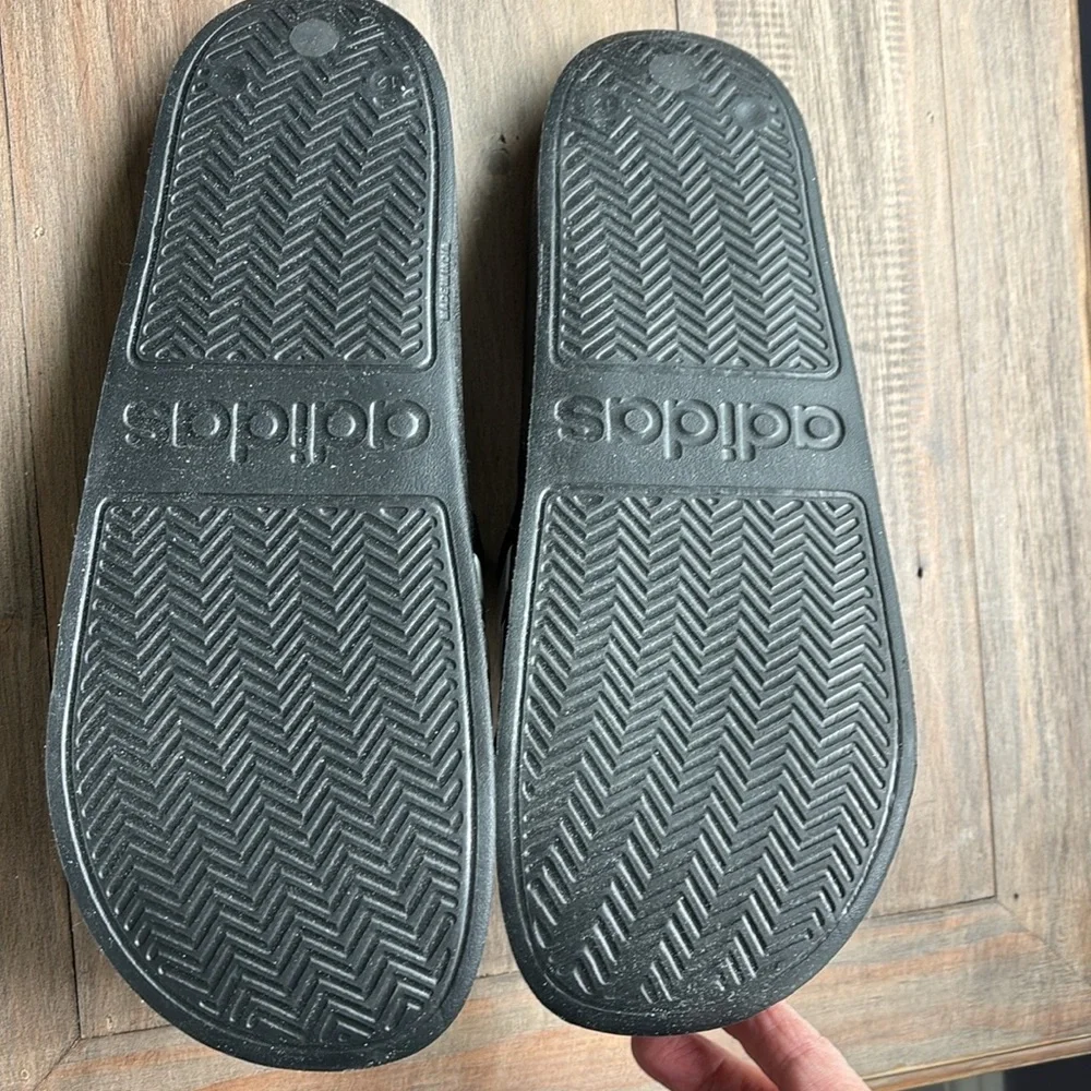 Men’s Adidas flip flops slippers slides